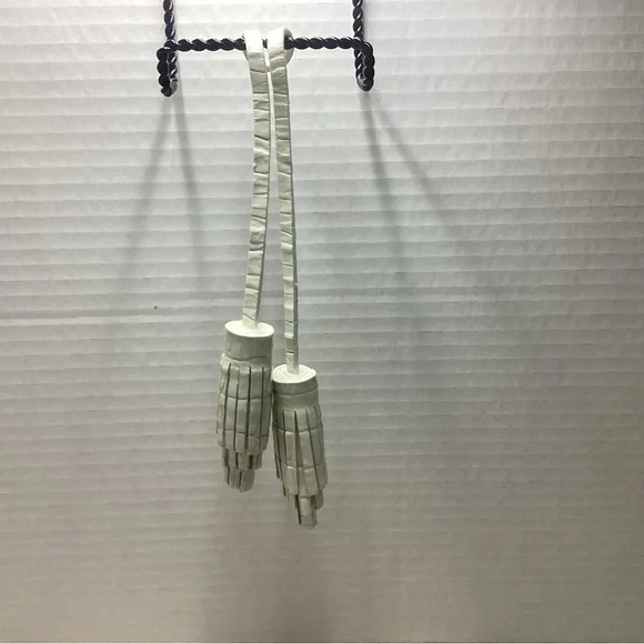 Brahmin Macaroon white large double tassel in EUC. No Offers FIRM PRICE - Picture 3 of 3